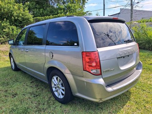 Used 2018 Dodge Grand Caravan SXT FWD image 8