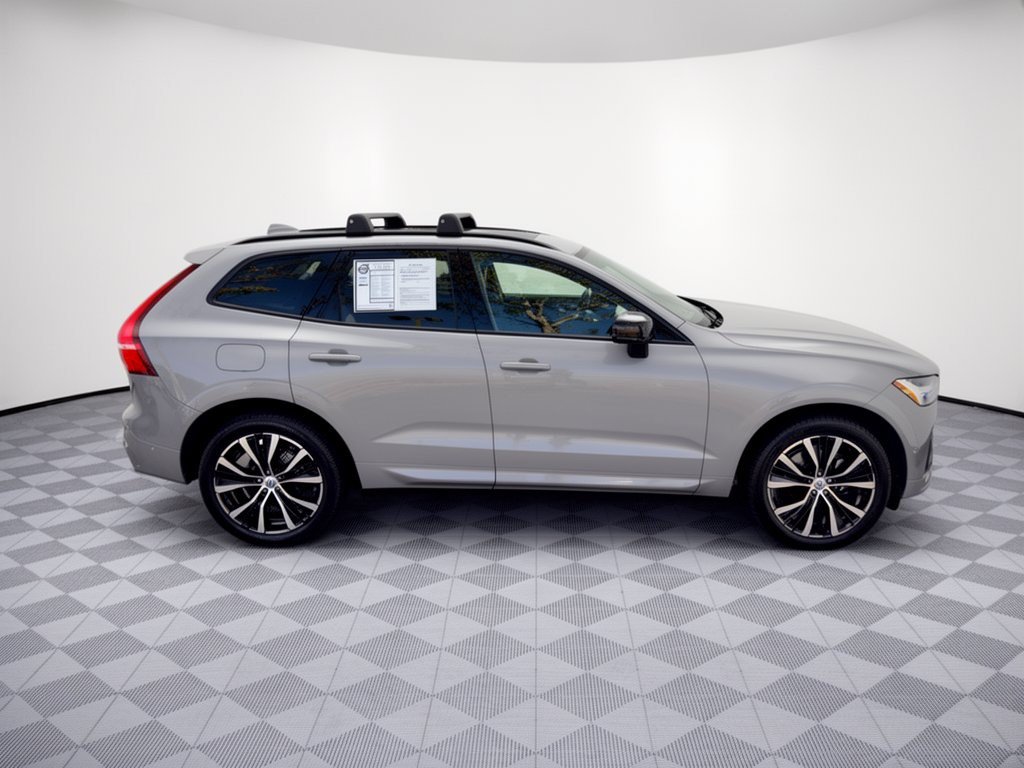 Certified 2024 Volvo XC60 B5 Plus AWD/4WD image 8