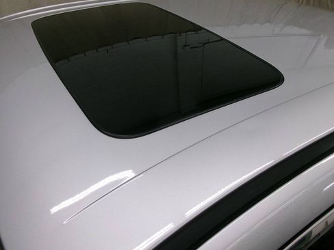Used 2013 Ford Taurus SEL FWD image 4