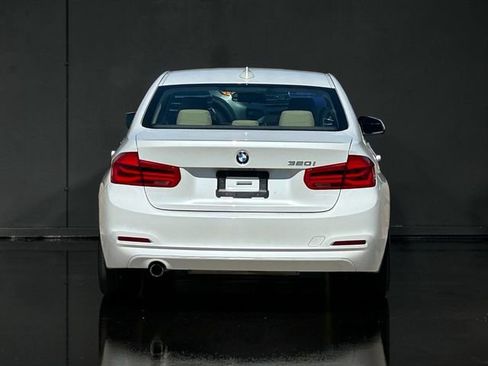 Used 2018 BMW 320i Sedan RWD image 5
