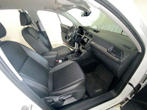 Used 2022 Volkswagen Tiguan SE FWD image 39