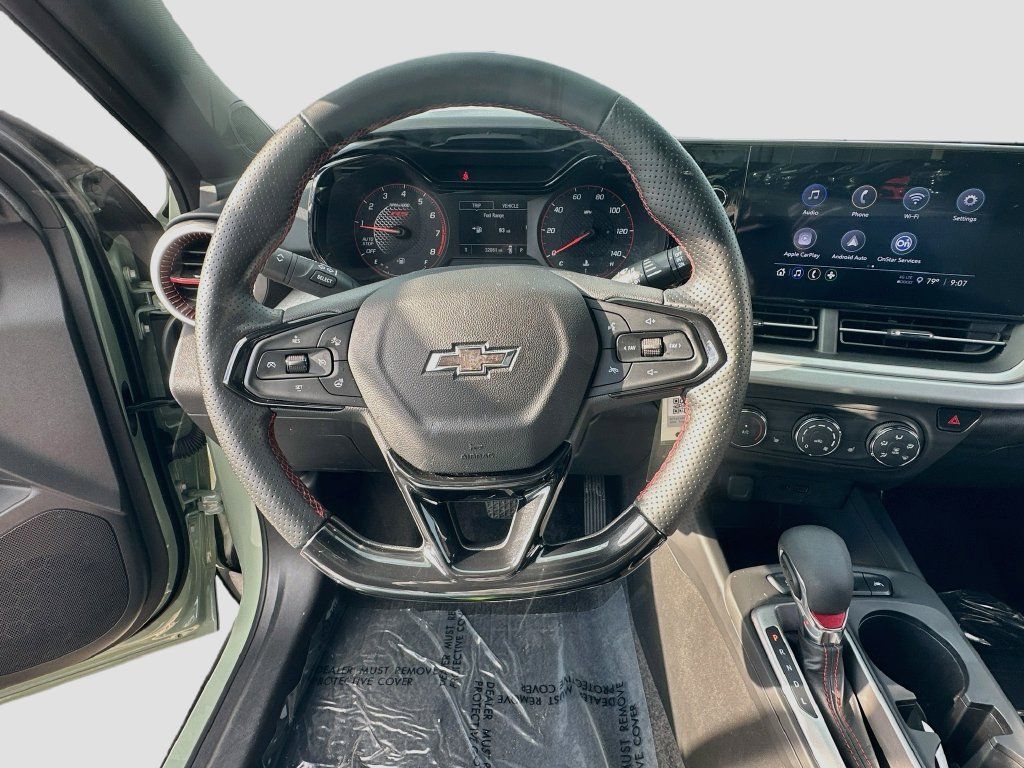 Used 2024 Chevrolet Trax RS FWD image 11