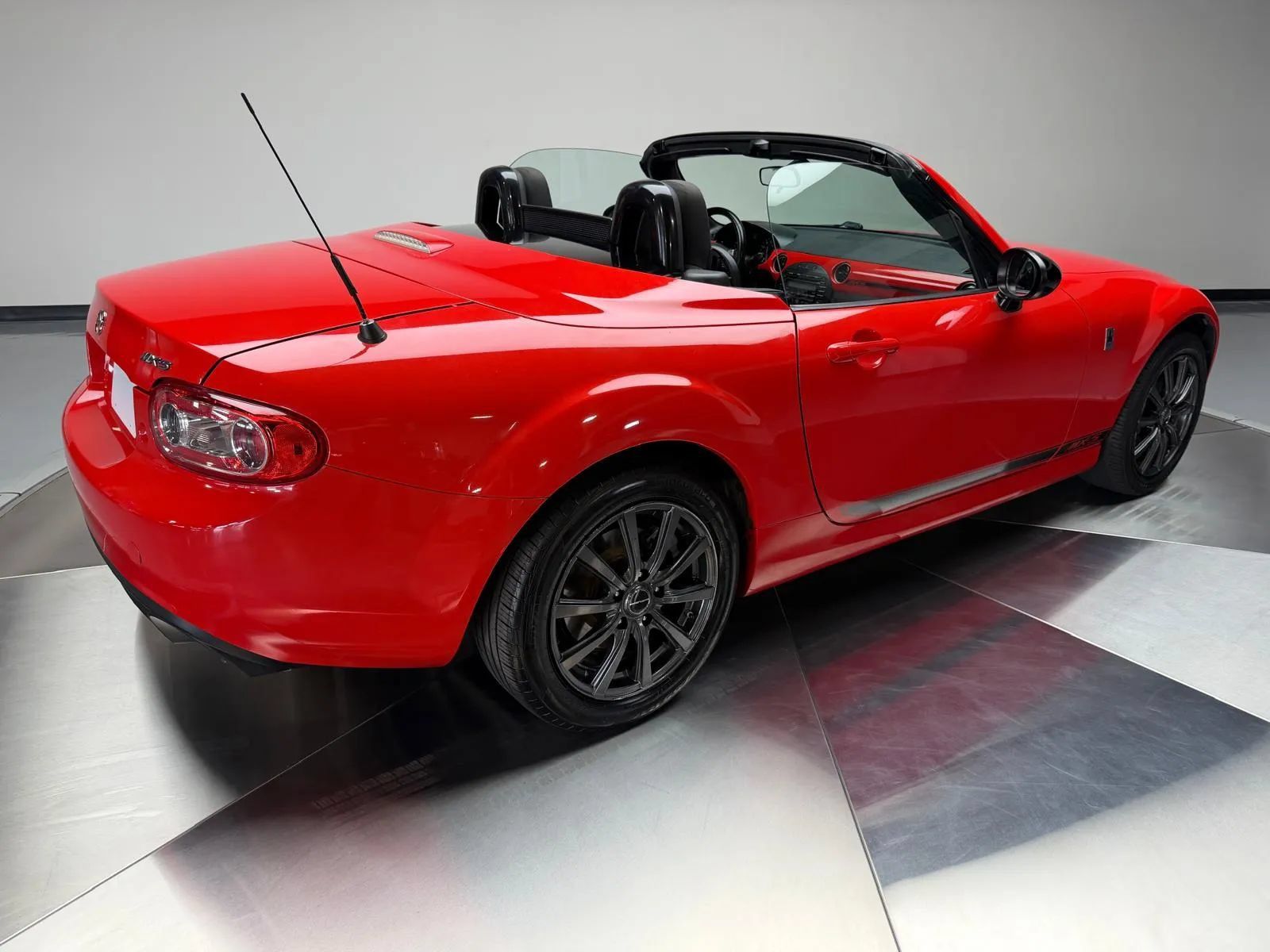 Used 2013 MAZDA MX-5 Miata Club RWD image 2