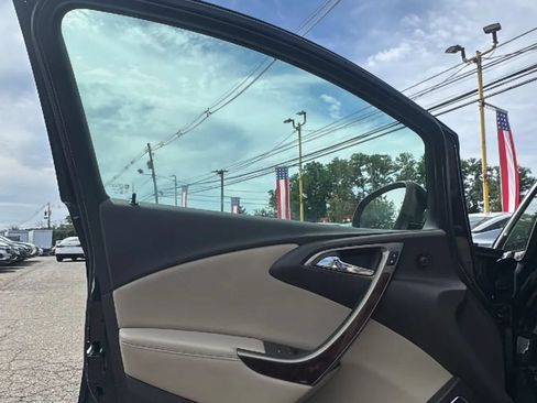 Used 2014 Buick Verano Leather FWD image 9