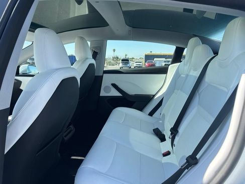 Used 2024 Tesla Model 3 Standard Range RWD image 12