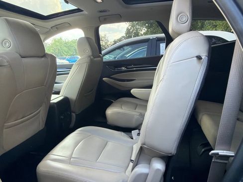 Used 2018 Buick Enclave Premium AWD/4WD image 9
