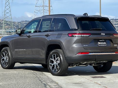 New 2025 Jeep Grand Cherokee Limited w/ Luxury Tech Group II image 6