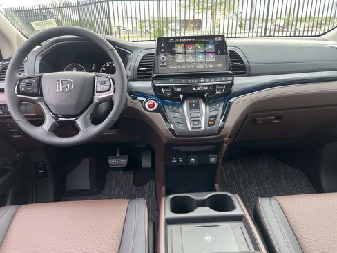 New 2026 Honda Odyssey Elite image 9