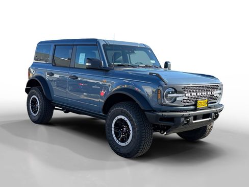 New 2025 Ford Bronco Badlands image 7