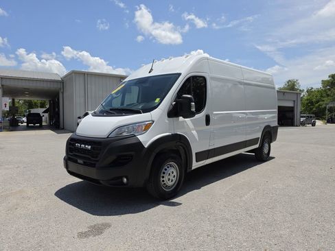 Used 2025 RAM ProMaster 2500 w/ Convenience Group FWD image 2