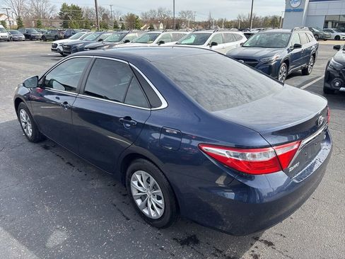 Used 2016 Toyota Camry LE image 5