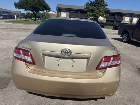 Used 2011 Toyota Camry LE w/ LE Extra-Value Pkg FWD image 6