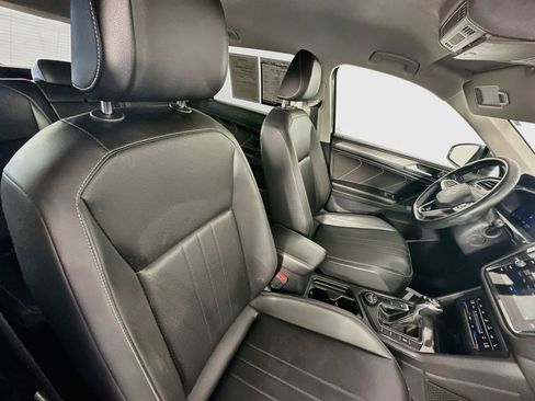 Used 2023 Volkswagen Tiguan SE AWD/4WD image 26