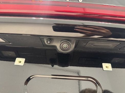 Certified 2025 Buick Enclave Sport Touring w/ Power Package image 9