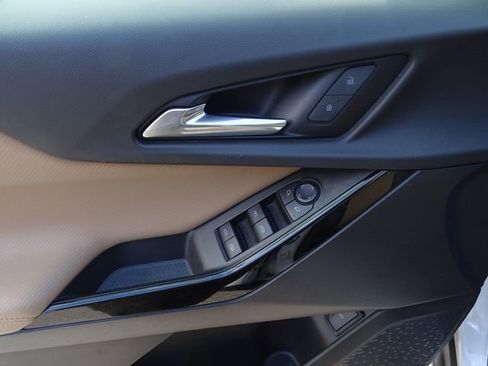 Used 2025 Chevrolet Equinox ACTIV w/ Safety and Technology Package image 29