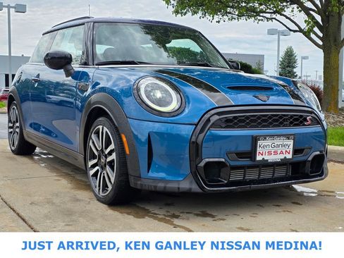 Used 2023 MINI Cooper S FWD image 1