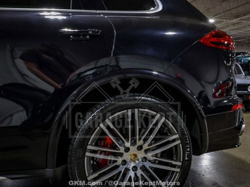 Used 2016 Porsche Cayenne Turbo image 35