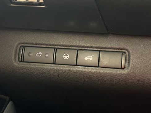 Used 2023 Nissan Pathfinder SL w/ Lighting Package (N92) FWD image 14