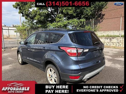 Used 2018 Ford Escape SE w/ SE Sync 3 Package FWD image 3
