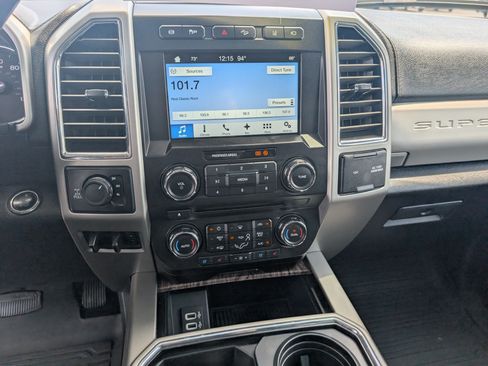 Used 2017 Ford F350 Lariat w/ Lariat Ultimate Package AWD/4WD image 20