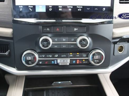 Used 2024 Ford Expedition Max Limited image 18