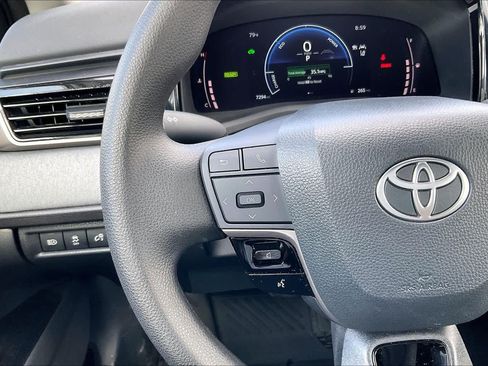 Used 2025 Toyota Camry LE FWD image 22
