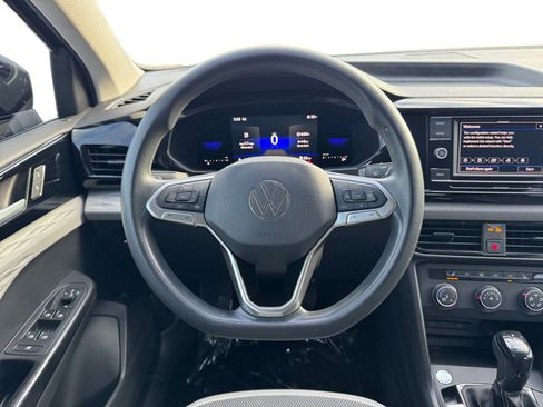 Certified 2022 Volkswagen Taos S image 3