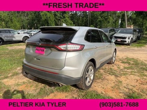 Used 2018 Ford Edge Titanium w/ Technology Package image 12