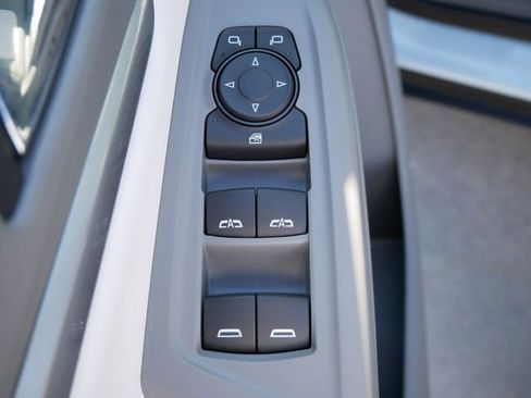 Used 2023 Chevrolet Bolt EUV Premier image 16