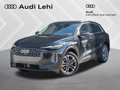 Used 2025 Audi Q5 Premium w/ Convenience Package AWD/4WD image 1