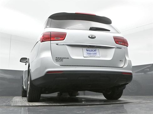 Used 2019 Kia Sedona EX image 34