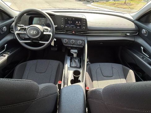 New 2026 Hyundai Elantra SE image 22