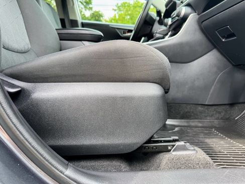 Used 2020 Toyota RAV4 XLE image 26