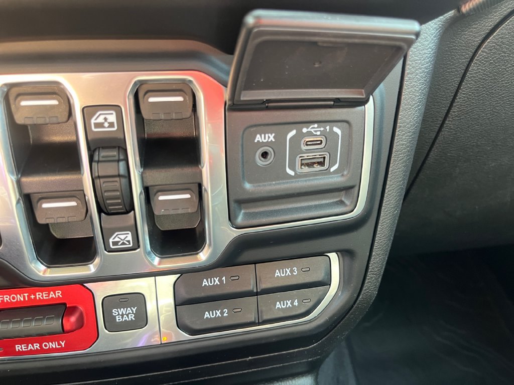 Used 2023 Jeep Wrangler Unlimited Rubicon 4xe AWD/4WD image 21