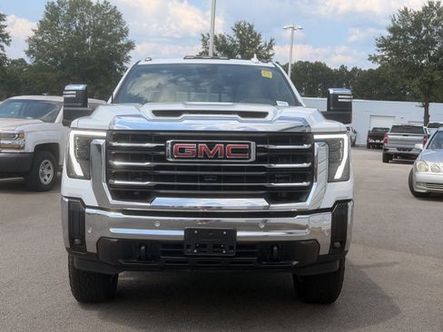 Used 2024 GMC Sierra 2500 SLT w/ SLT Premium Package AWD/4WD image 6