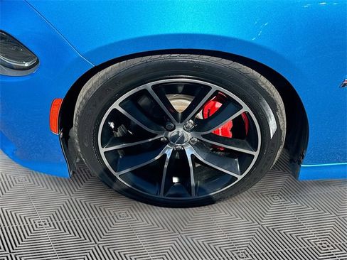 Used 2015 Dodge Charger R/T Scat Pack w/ Technology Group image 29