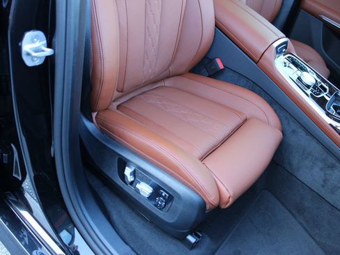 New 2026 BMW X7 M60i image 26