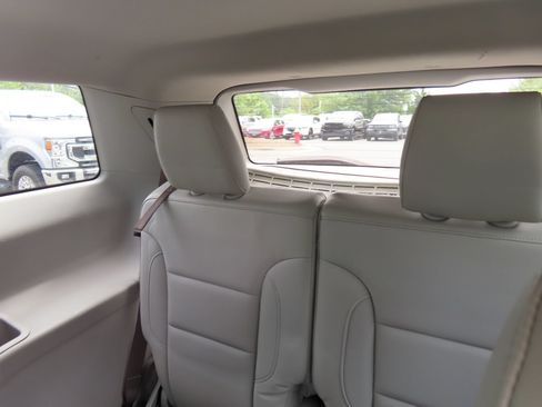 Used 2019 GMC Acadia SLT AWD/4WD image 31