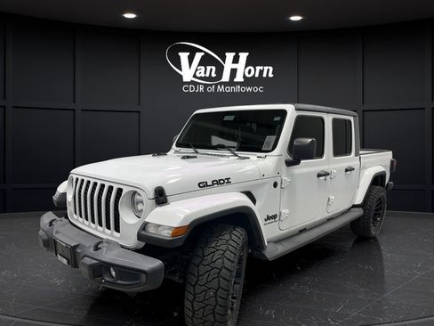 Used 2021 Jeep Gladiator Sport AWD/4WD image 3