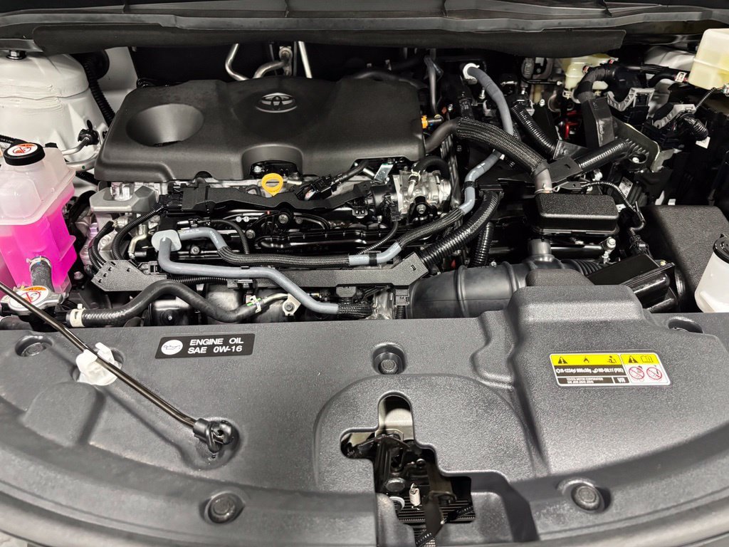 Used 2026 Toyota Sienna Limited FWD image 73
