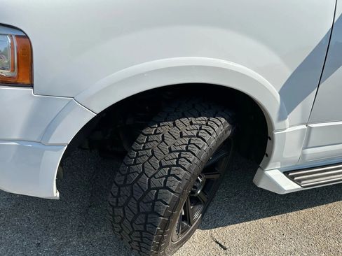 Used 2017 Ford Expedition EL Limited image 9