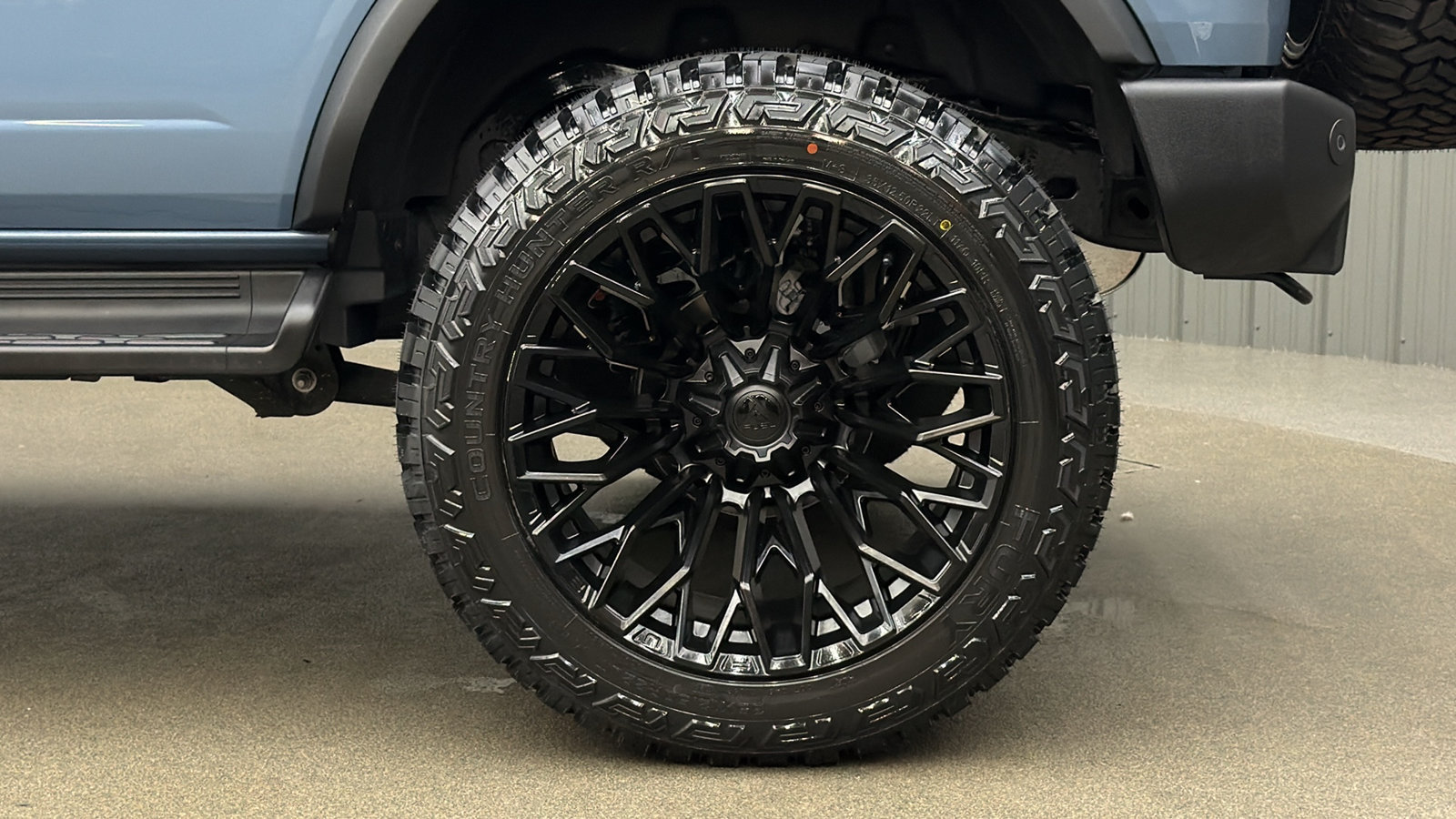 Used 2025 Ford Bronco Outer Banks AWD/4WD image 12