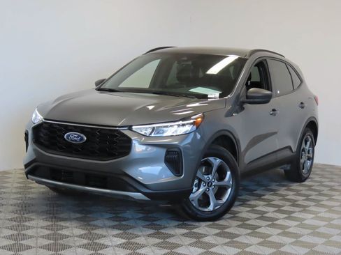 Used 2025 Ford Escape ST-Line AWD/4WD image 1
