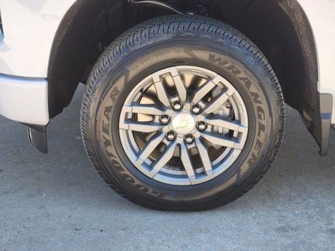 Used 2025 Chevrolet Silverado 1500 RST w/ Z71 Off-Road Package image 17