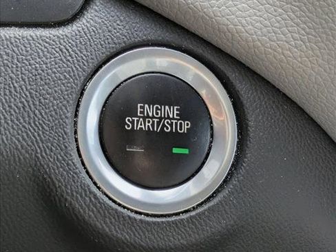 Used 2020 Chevrolet Equinox LS w/ LS Convenience Package FWD image 10