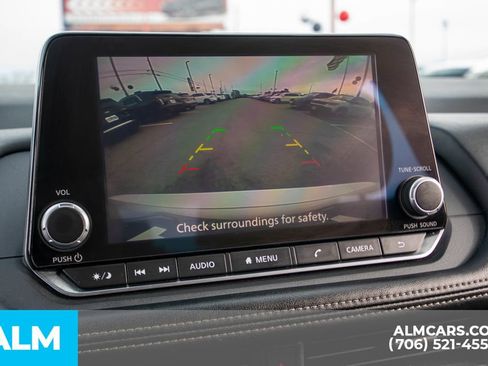 Used 2024 Nissan Rogue S image 22