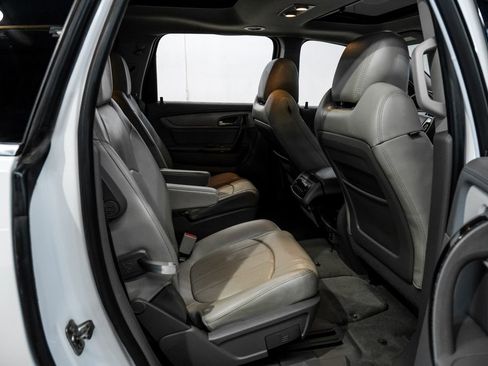 Used 2017 Chevrolet Traverse Premier FWD image 36