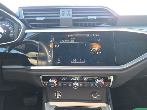 Used 2022 Audi Q3 2.0T Premium image 25