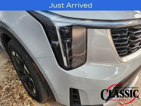 Used 2025 Kia Sorento S w/ Panoramic Sunroof Package image 13