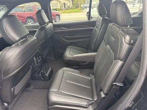 New 2025 Jeep Grand Cherokee L Limited w/ Black Appearance Package image 16